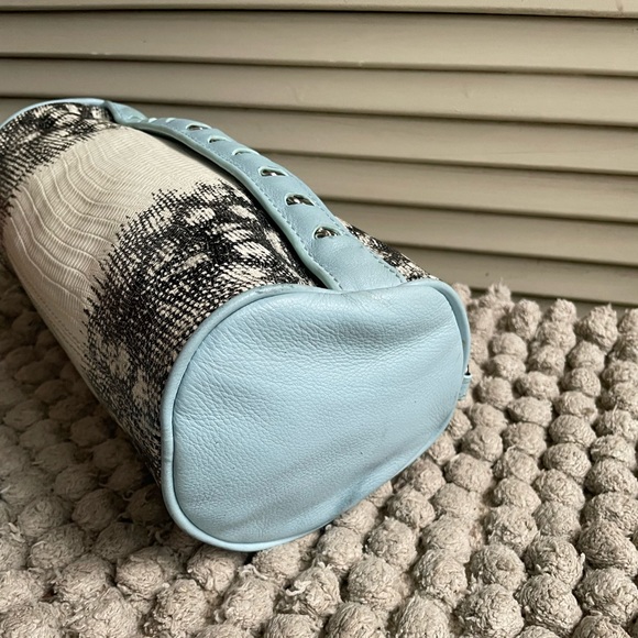 π₯ L.A.M.B. crossbody - Picture 11 of 17